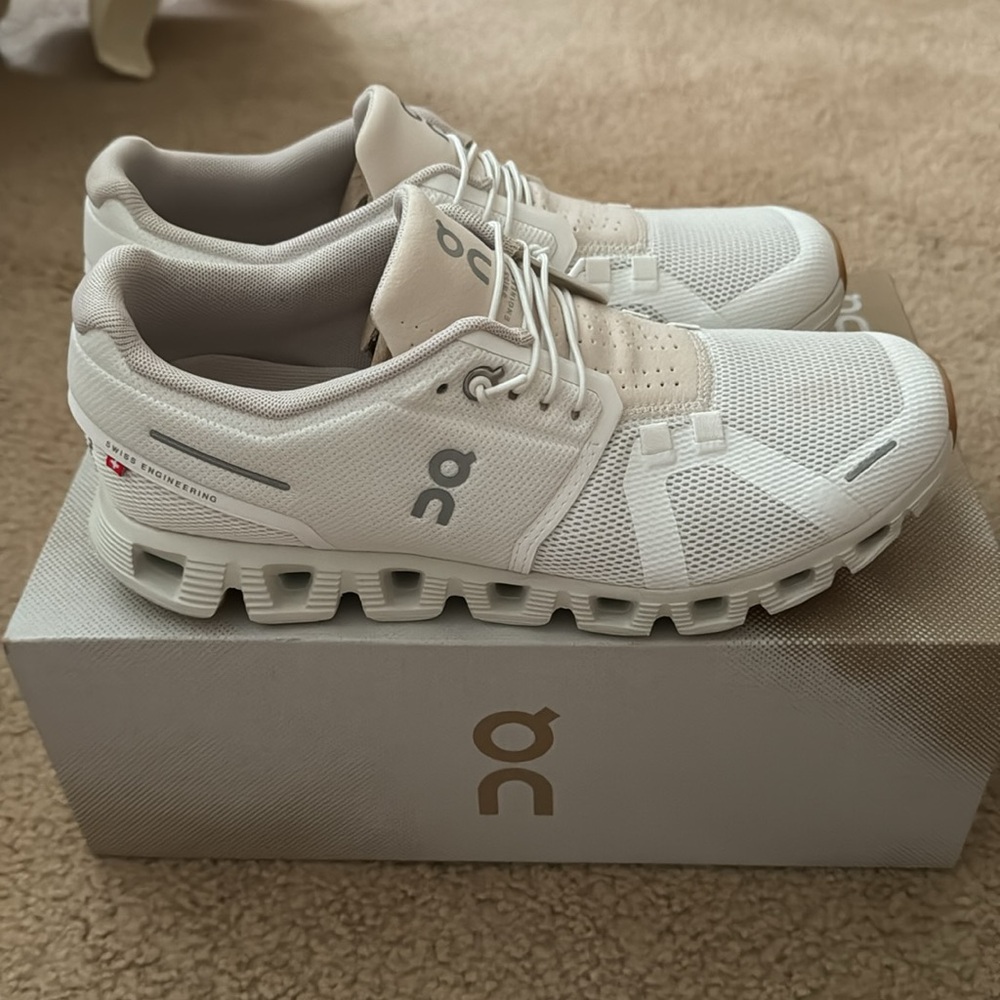 BRAND NEW ON cloud 5 with box!